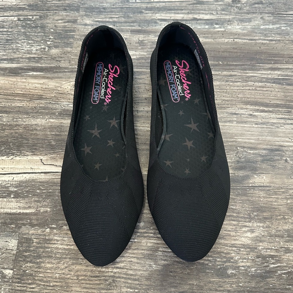 New Skechers Women’s Air-Cooled Memory Foam Black Ballet Flats Size 9.5